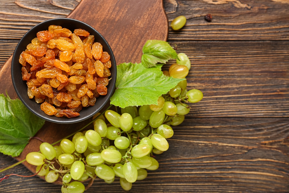 grapes and raisins